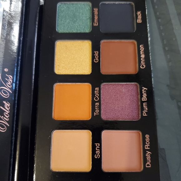 Makeup bundle - Picture 5 of 6